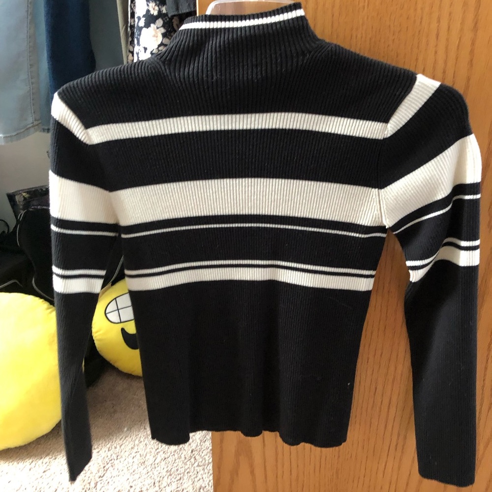 Turtle neck - Picture 3 of 3